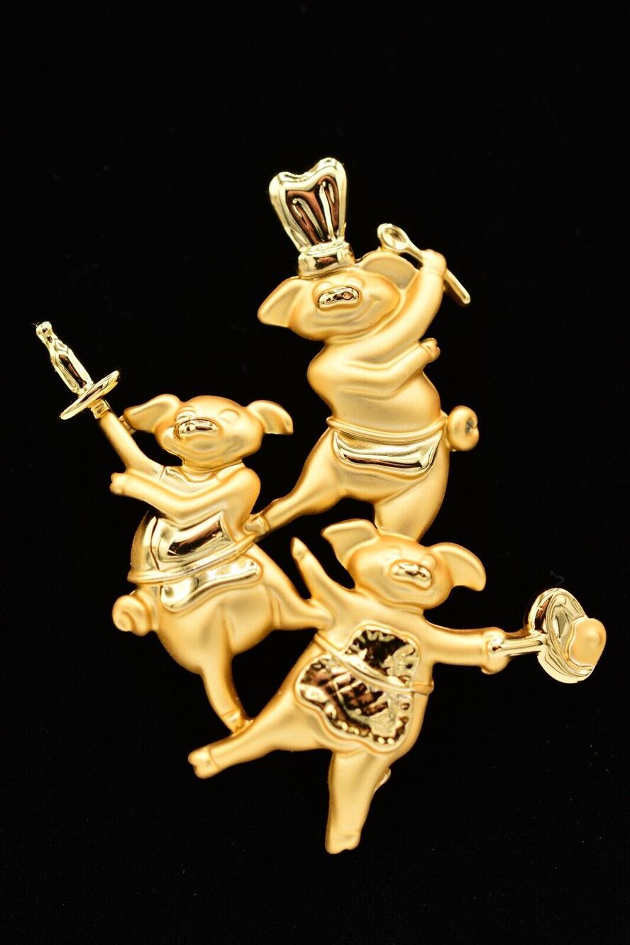 AJC Vintage Pin Brooch Brushed Gold Cook Chef 3 Pigs Musketeers NOS 1980s BinA5